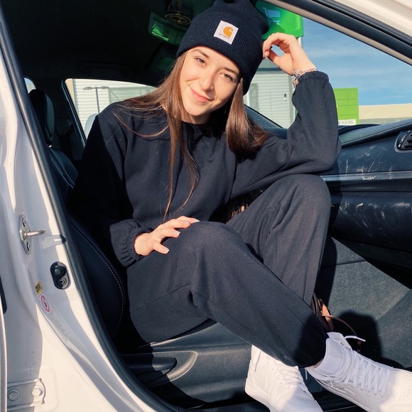 Meet your Posher, Dani - Picture 1 of 1